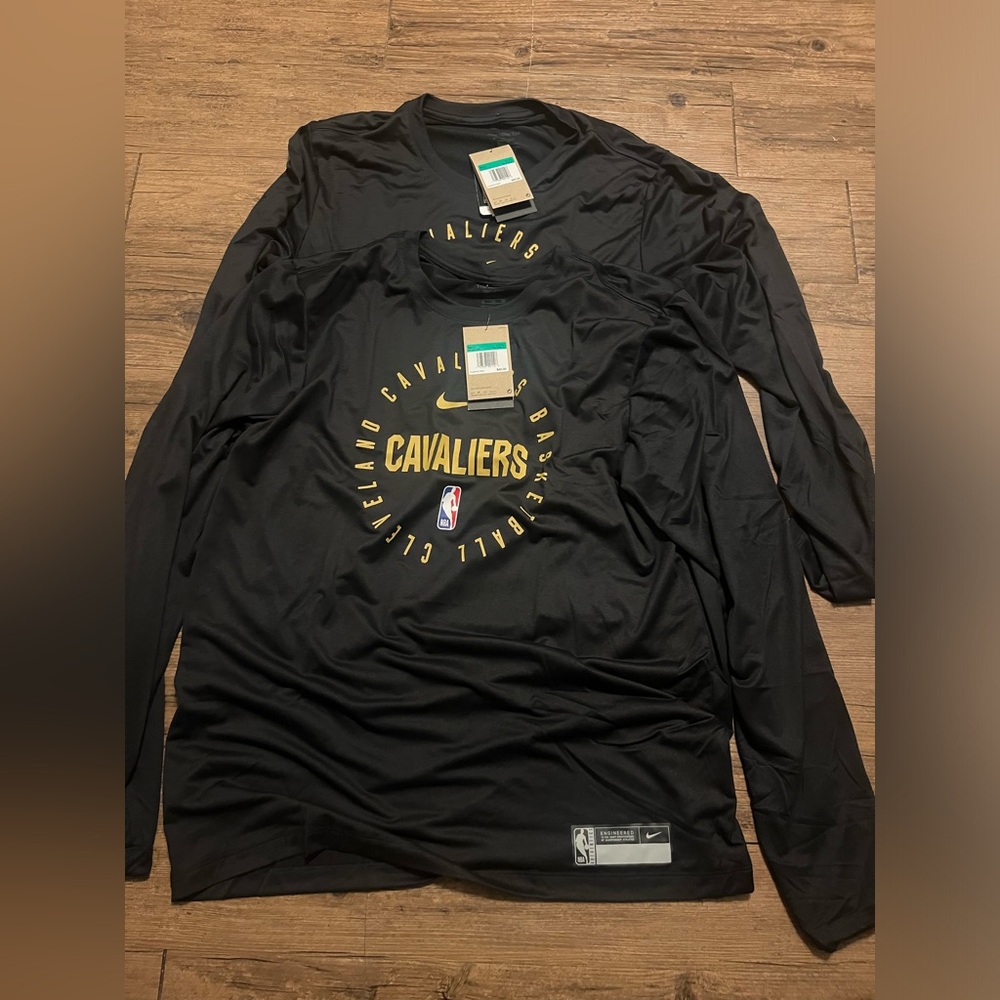 2 Cavs shirt